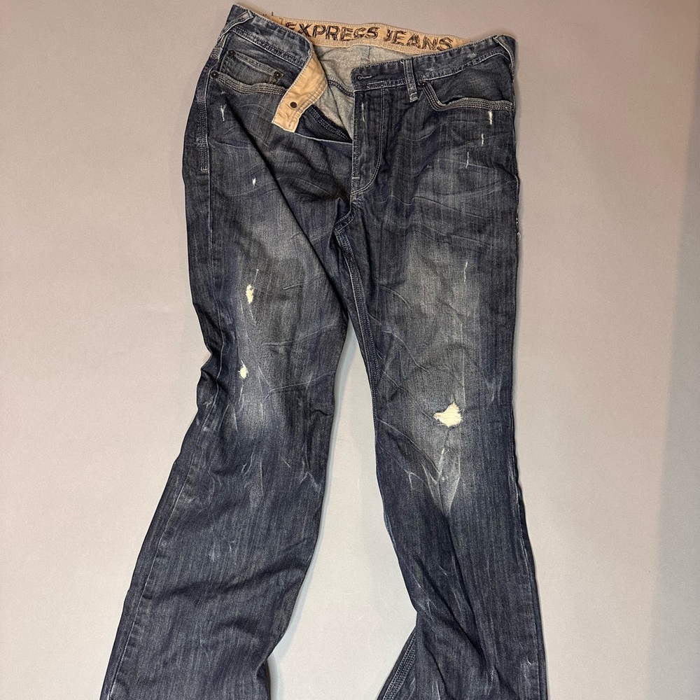 Express Jeans- Classic Men's Relaxed Distressed Dark Blue